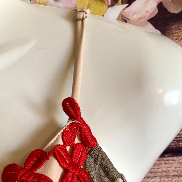 Floral Cut-Out Bodycon Dress - Picture 3 of 6